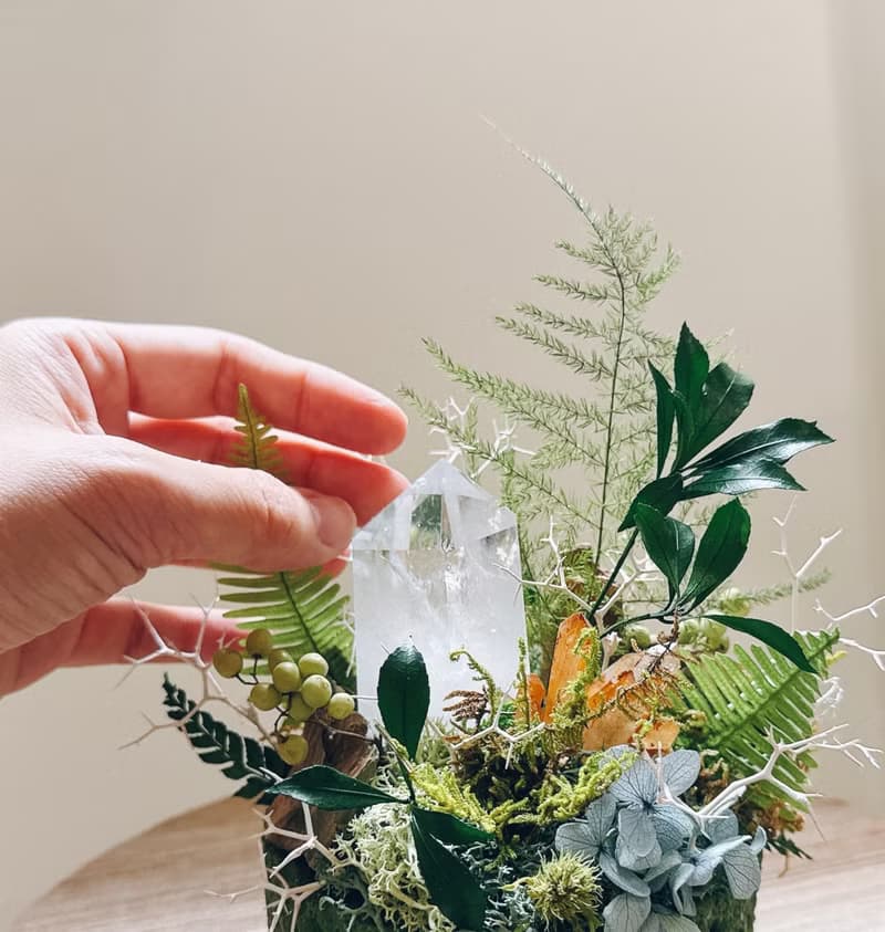 一柱擎天 光之脊柱_ 白水晶柱 不用澆水的植物微景觀 綠植栽