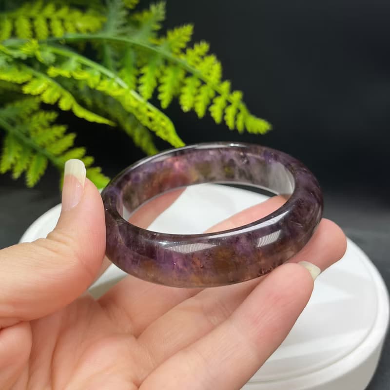 畢業級 極光23水晶手鐲 54MM 冰透彩虹閃片紫色水晶手環 羽毛金牙