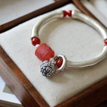 手工純銀簡約圓骨半鐲 南紅六字箴言桶珠設計單圈手串手鍊