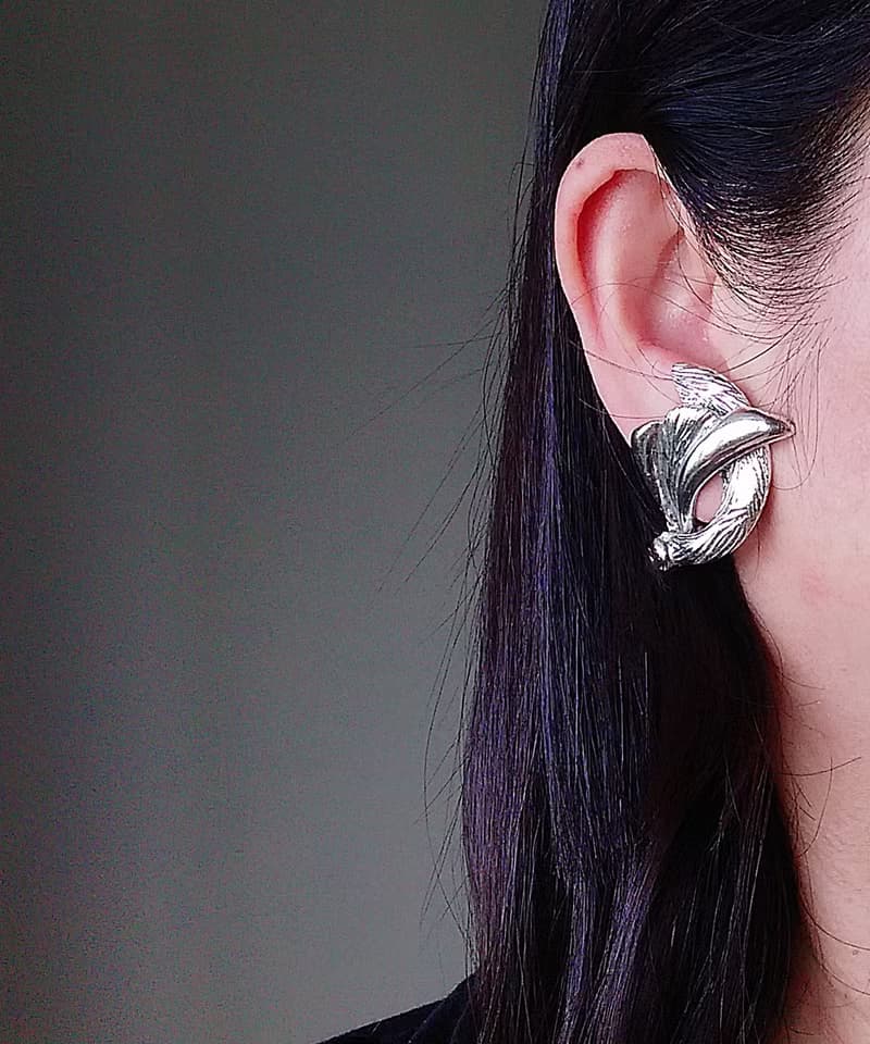 vintage jewelry  Selini 古董亮銀色羽翼夾式耳環