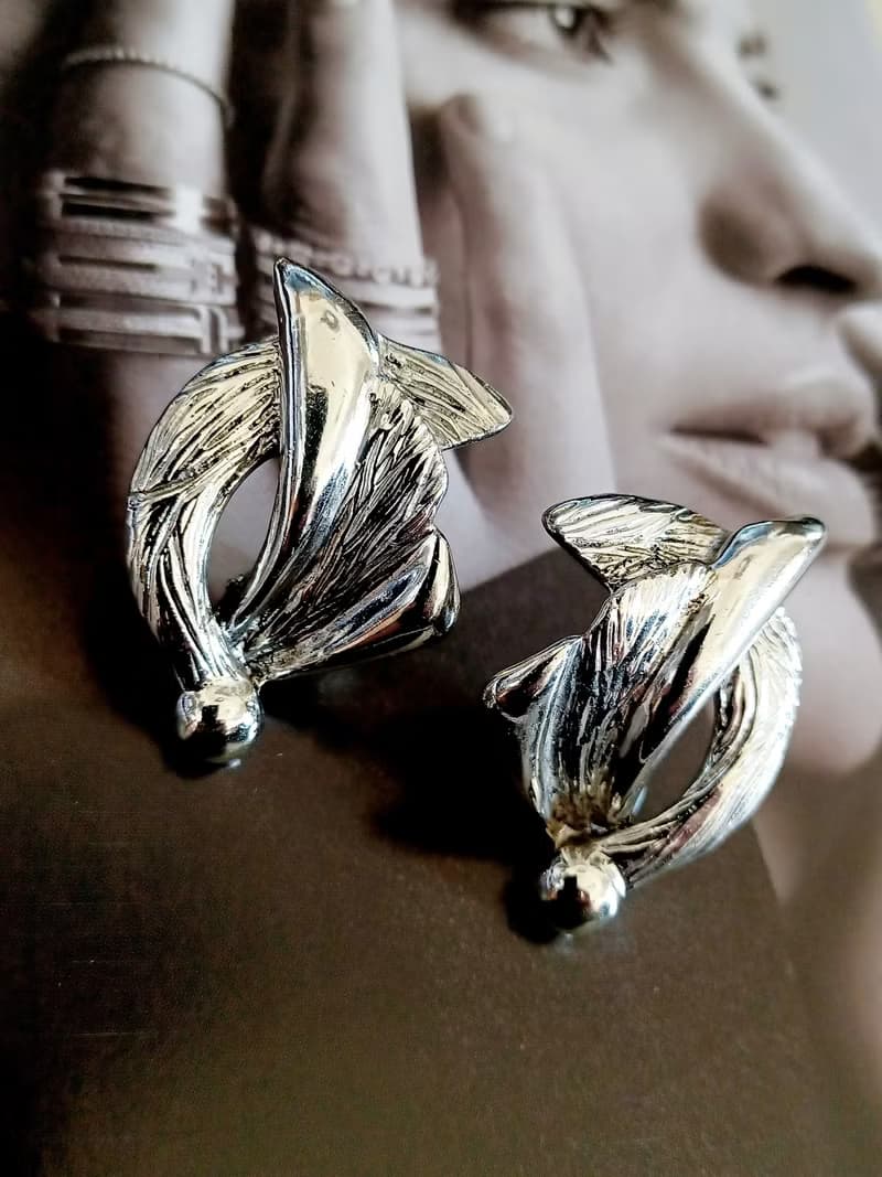 vintage jewelry  Selini 古董亮銀色羽翼夾式耳環
