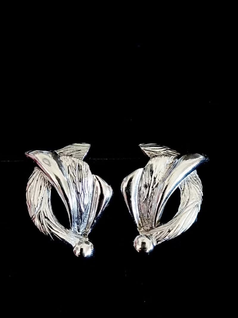 vintage jewelry  Selini 古董亮銀色羽翼夾式耳環