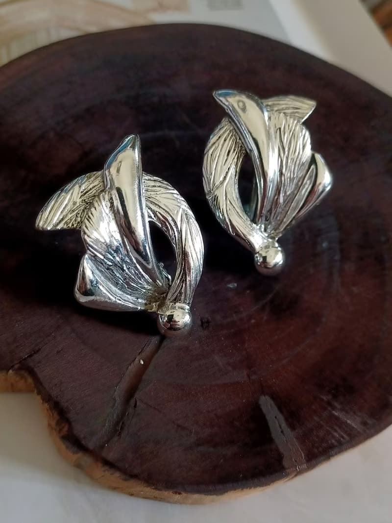 vintage jewelry  Selini 古董亮銀色羽翼夾式耳環