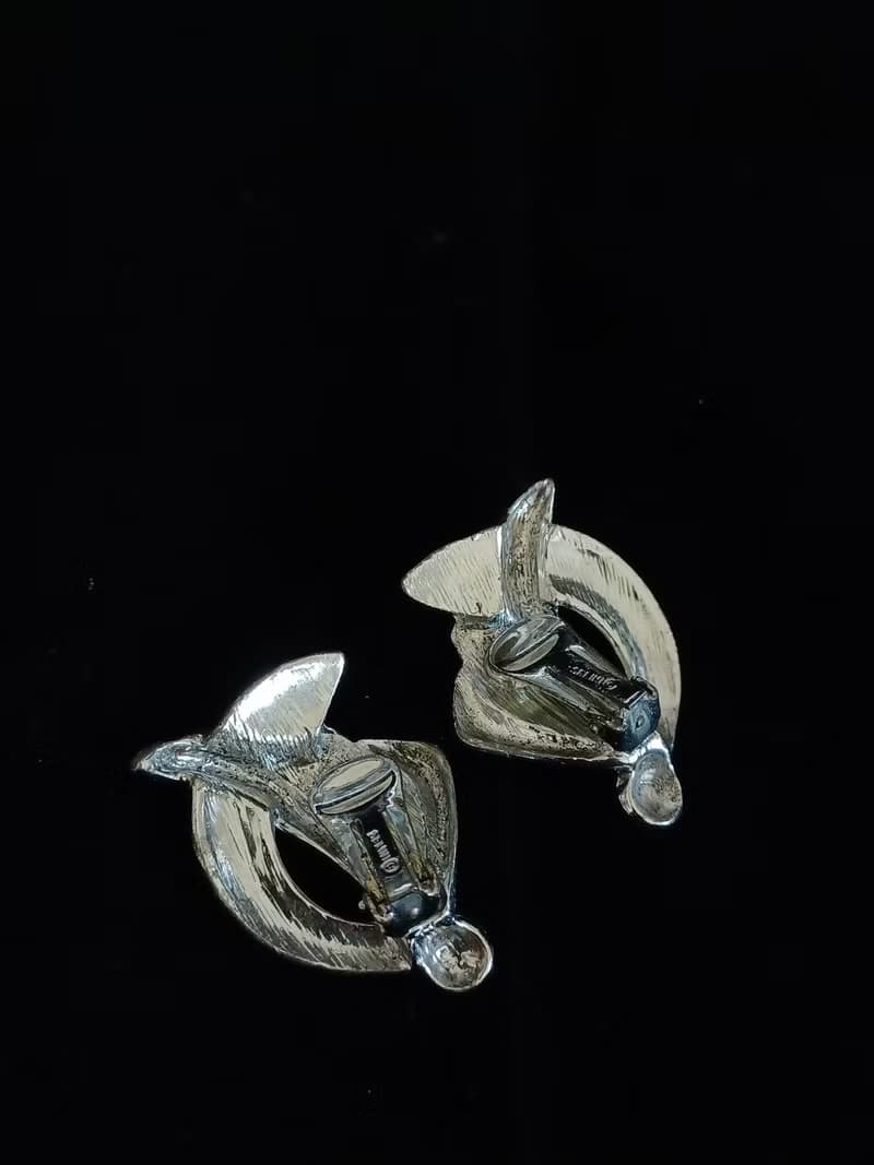 vintage jewelry  Selini 古董亮銀色羽翼夾式耳環