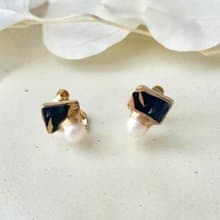 有田焼 　金継ぎ　ネジバネ式イヤリング　金色　リーフ柄　淡水パール　天然石　伝統工芸　No.252