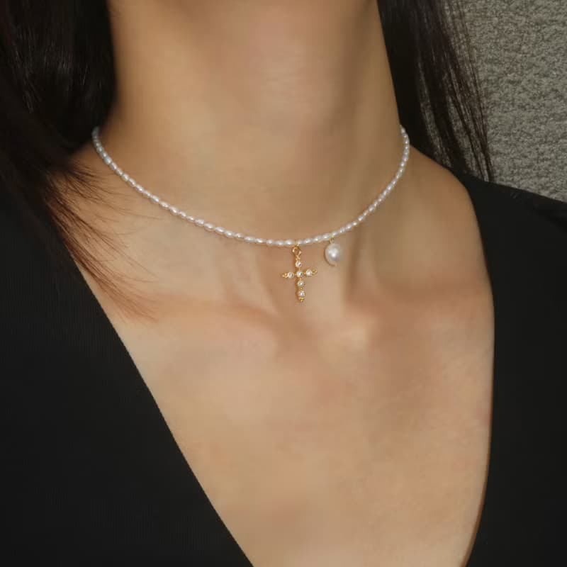 【手作設計】(現貨)Rebel 巴洛克十字架天然米粒珍珠項鍊