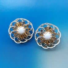 Vintage Jewelry 西洋古董飾品 KRAMER 立體雙圈白珠 夾式耳環