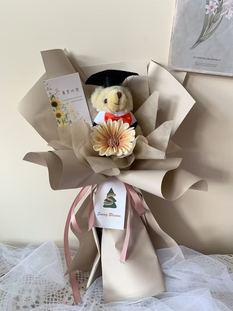 sueing_blossom  簡約版畢業熊花束