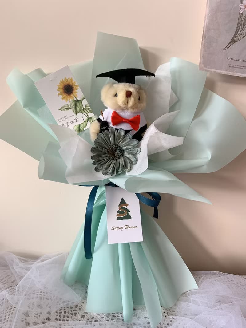 sueing_blossom  簡約版畢業熊花束