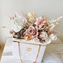 Miss。花謎 【小香包花盒】捧花桌花 盆花 永生花 小香風 情人節