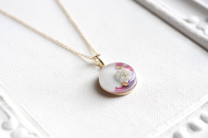 レジンアート　ラウンドペンダント・ブーケ・ホワイト