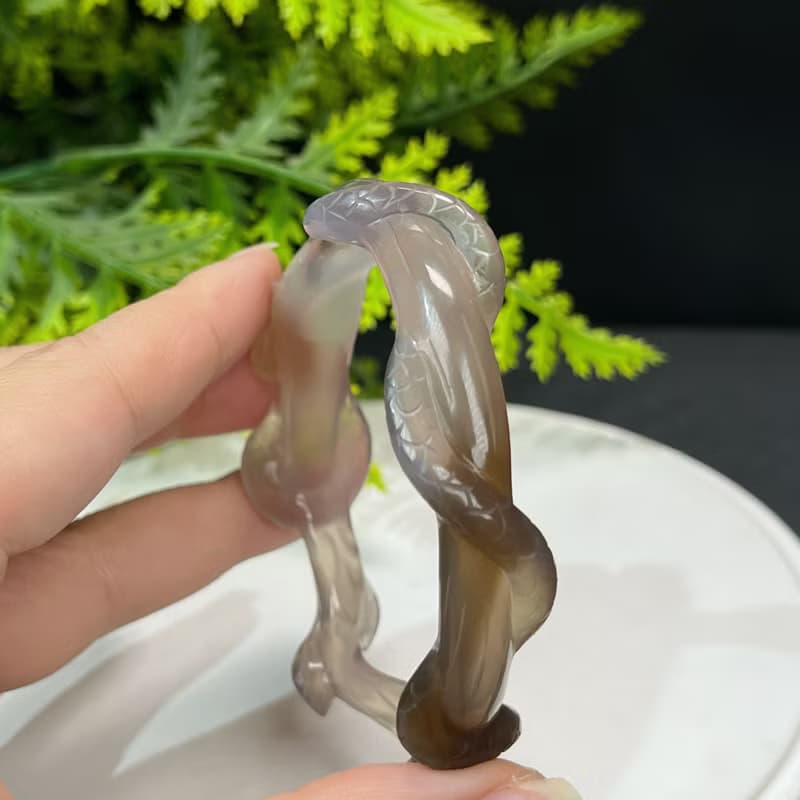 優質 漸變灰瑪瑙手鐲 58MM 高冰凈體起剛 手雕生肖蛇 招財護身符