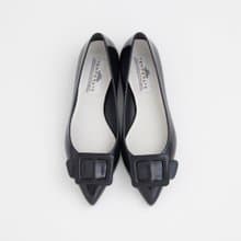 NINA (BLACK) PVC POINTED TOE FLATS  ポインテッドトゥ パンプス