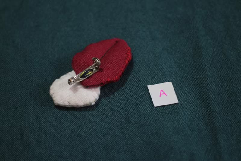 立體布花胸針 / 紅紙扇 血萼花 刺繡胸針A