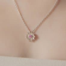 Daisy Necklace 雛菊花粉色藍寶石純銀項鍊  生日 情人節禮物推薦