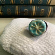 戒指 日本白瓷 自然釉色 無限看不膩色調 真皮革 藝術等級