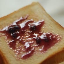 吐司包　藍莓果醬