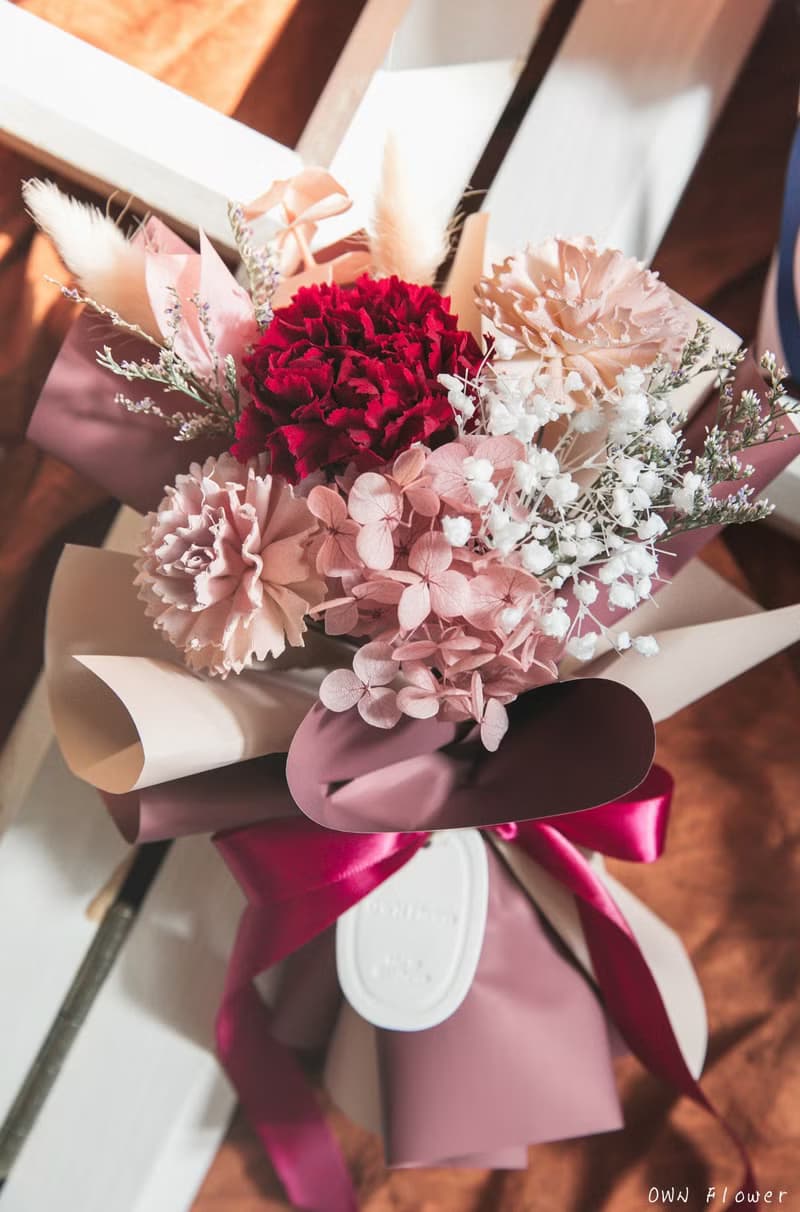 永生康乃馨/母親節花束/母親節禮物/永生花束/不凋花束/畢業花束