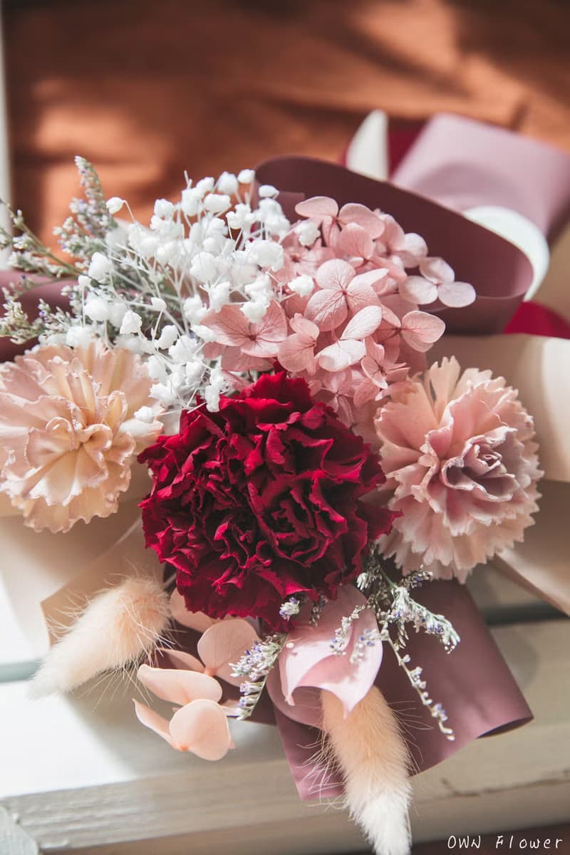 永生康乃馨/母親節花束/母親節禮物/永生花束/不凋花束/畢業花束