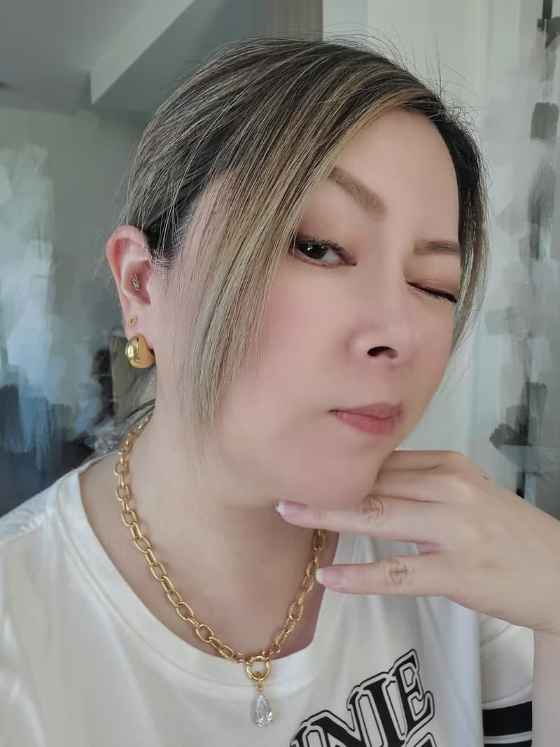 925 純銀耳環 簍空愛心耳環 ~ 小耳釘 ~ 貼耳耳環 ~ 珠珠耳針
