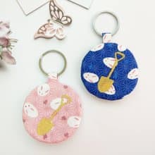 拖鞋兔兔。圓滿金鏟子。兔年結婚禮物平安符袋 (可繡名字)