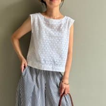 白色小城/法式優雅白色蕾絲純棉提花船領短版小背心/背後排扣