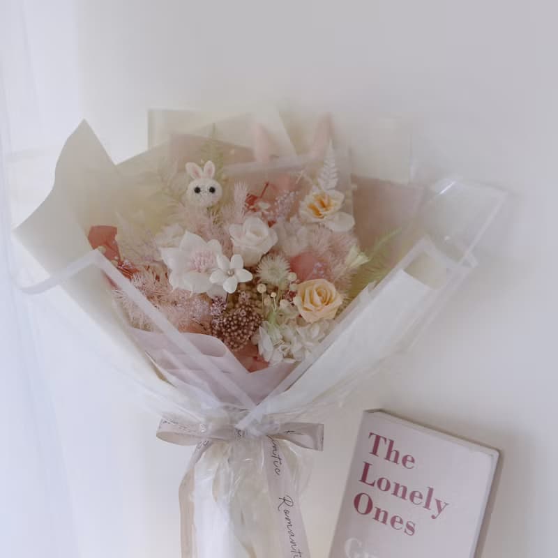 可愛白兔永生玫瑰花束 / 七夕花束 情人節禮物 求婚花束 生日禮物
