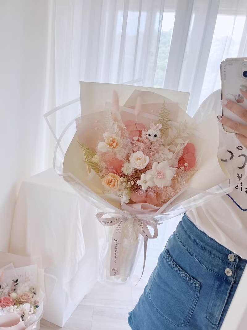 可愛白兔永生玫瑰花束 / 七夕花束 情人節禮物 求婚花束 生日禮物