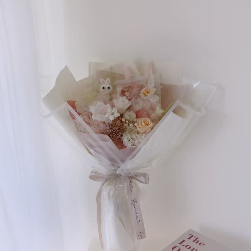 可愛白兔永生玫瑰花束 / 七夕花束 情人節禮物 求婚花束 生日禮物