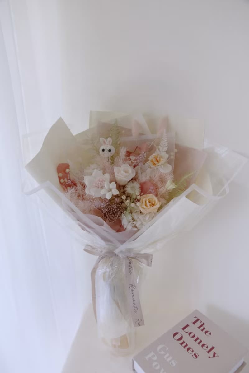 可愛白兔永生玫瑰花束 / 七夕花束 情人節禮物 求婚花束 生日禮物