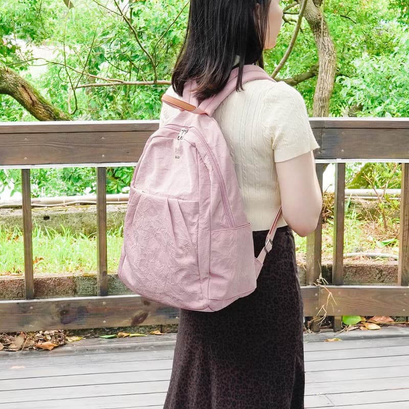 (櫻花粉)輕盈紙感甜美系休閒旅行後背包(大款)33571