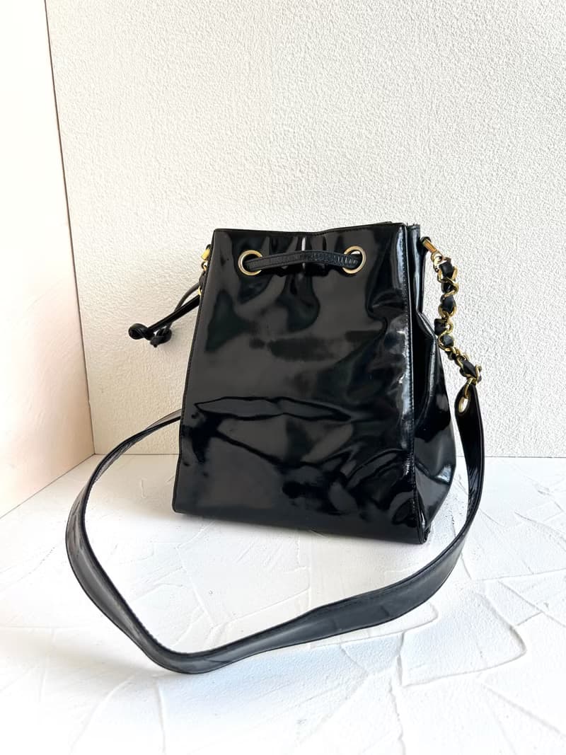 中古二手Chanel黑色漆皮皮革水桶親子小包單肩側揹斜背孭手袋