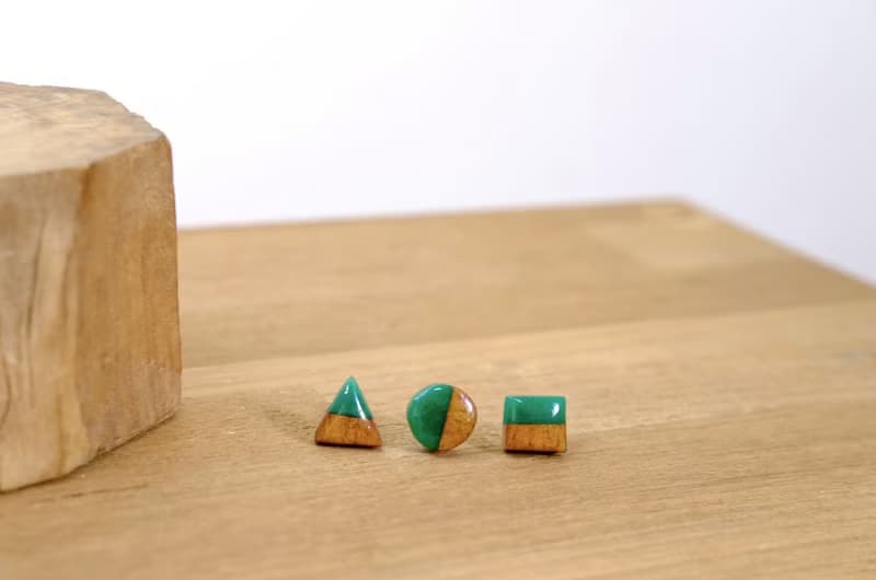 【珠光耳釘】木作工藝 / 木作飾品 / 耳釘 / 樹脂材質 / 女孩配件