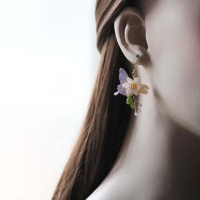 【小蒼蘭蝴蝶耳環】小蒼蘭蝴蝶耳環 不對稱設計 耳環/耳夾