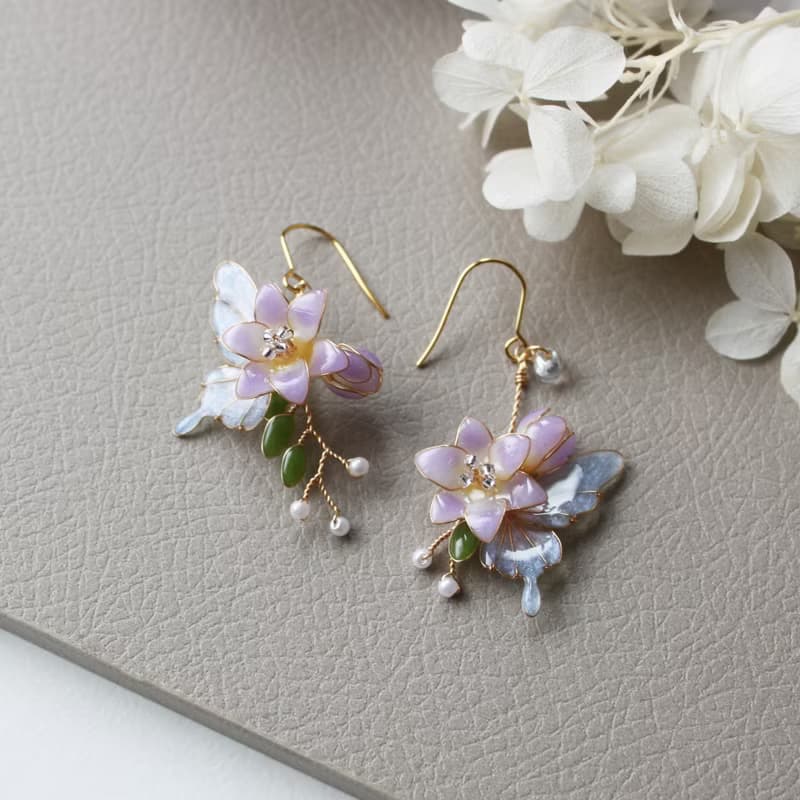 【小蒼蘭蝴蝶耳環】小蒼蘭蝴蝶耳環 不對稱設計 耳環/耳夾