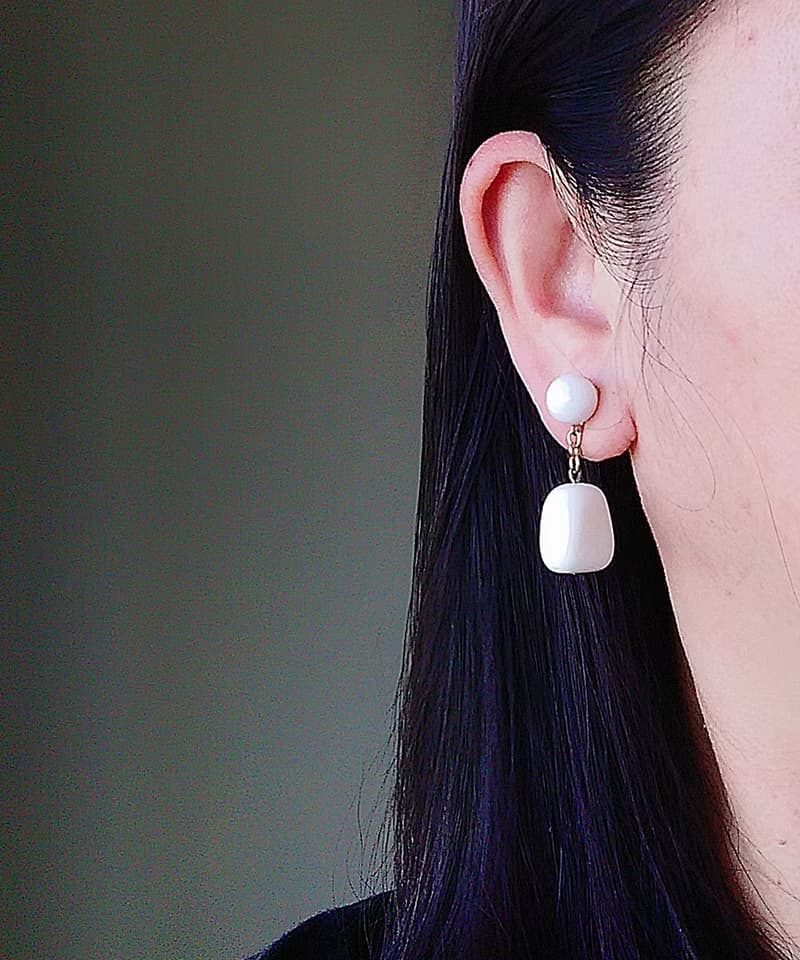 vintage jewelry  Trifari 純白賽珞珞吊墜 夾式耳環