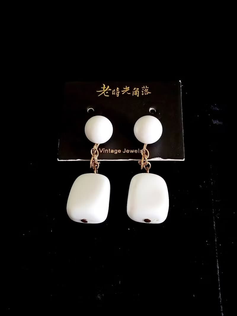 vintage jewelry  Trifari 純白賽珞珞吊墜 夾式耳環