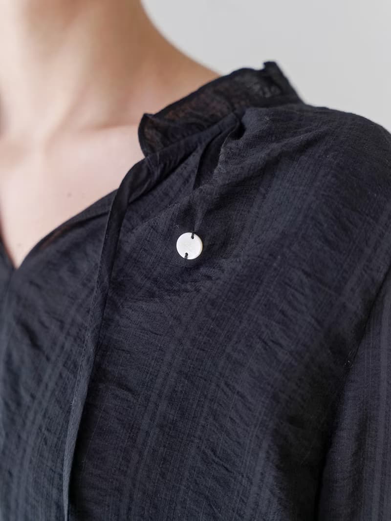 Millie blouse_ Black
