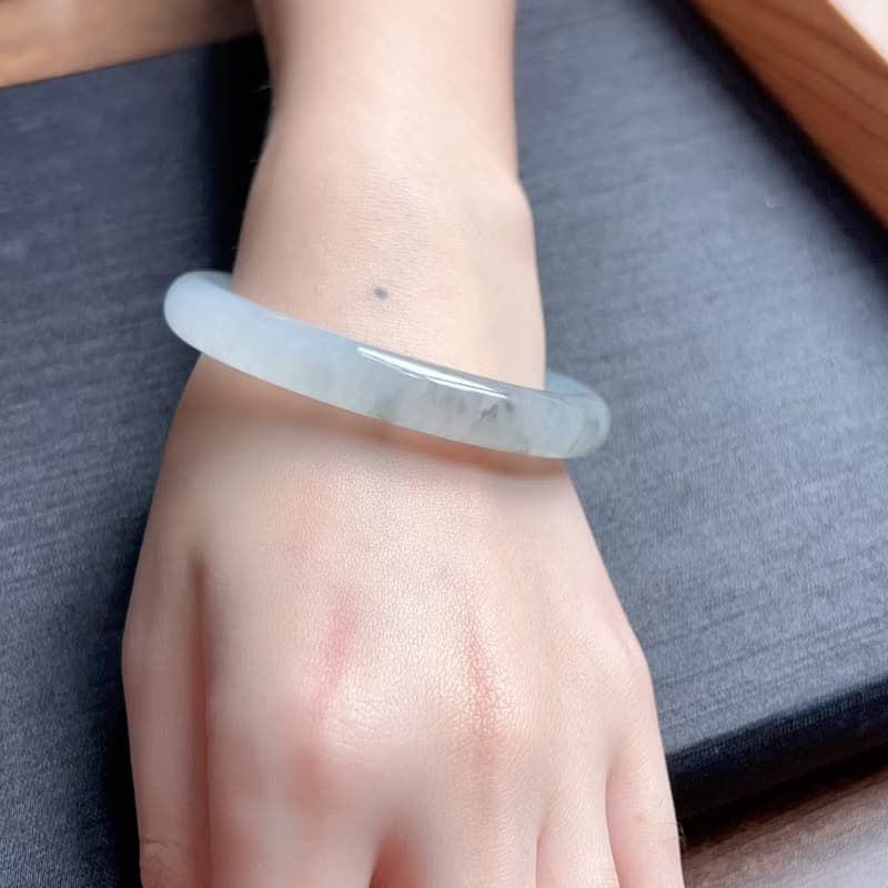 冰種飄花翡翠圓骨鐲手鐲 | 17.5圍 | 天然緬甸玉翡翠A貨 | 送禮
