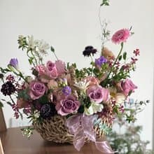 粉紫色鮮花提籃 開幕花 情人節 花籃 生日禮物 餐桌花 陞遷祝福