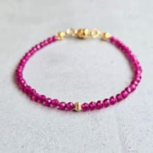 【日本製】人工ルビー ブレスレット – 高透明度・マグネット留め具 / 金属アレルギー対応