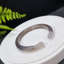 灰色開口瑪瑙手鐲 59MM 冰潤起光雕刻貓爪玉髓手環 清新細膩百搭