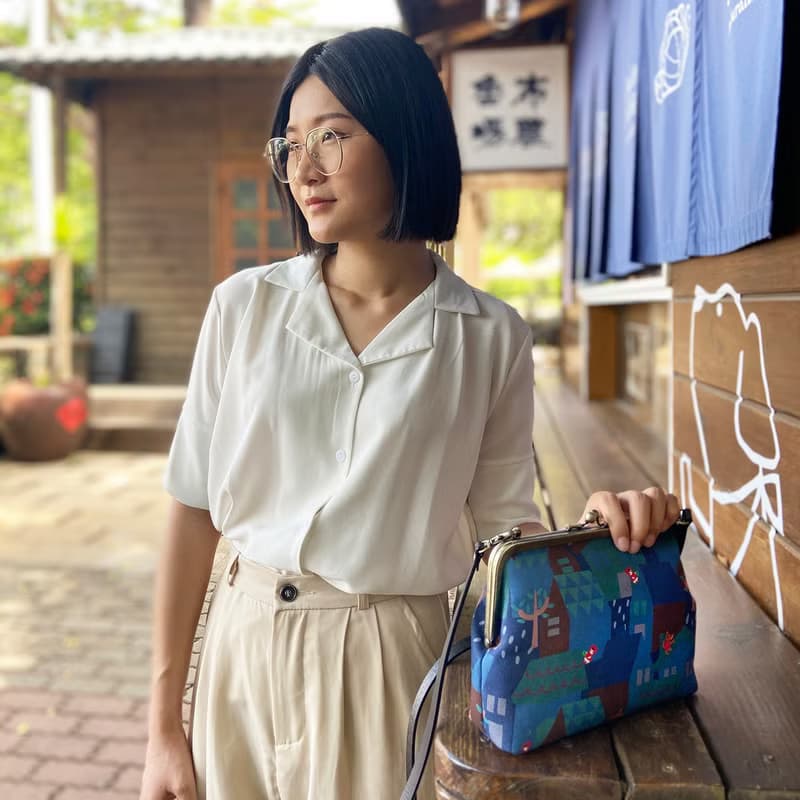 童話小屋 口金包/仕女包/斜背包 - 深藍 小紅帽