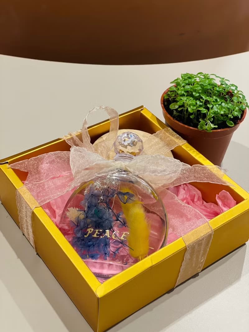 嵐緹花香室 永生花浮游花燈 生日禮物/伴手禮/永生花/乾燥花
