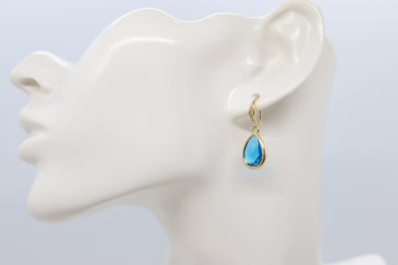 Delicate Transparent Teardrop Crystal Stone Sparkling Cubic hook Earrings