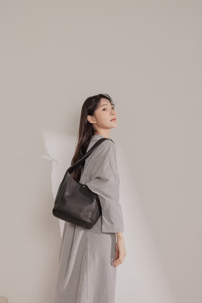 supportingrolestudio真皮極簡多分層四方盒型手提 黑
