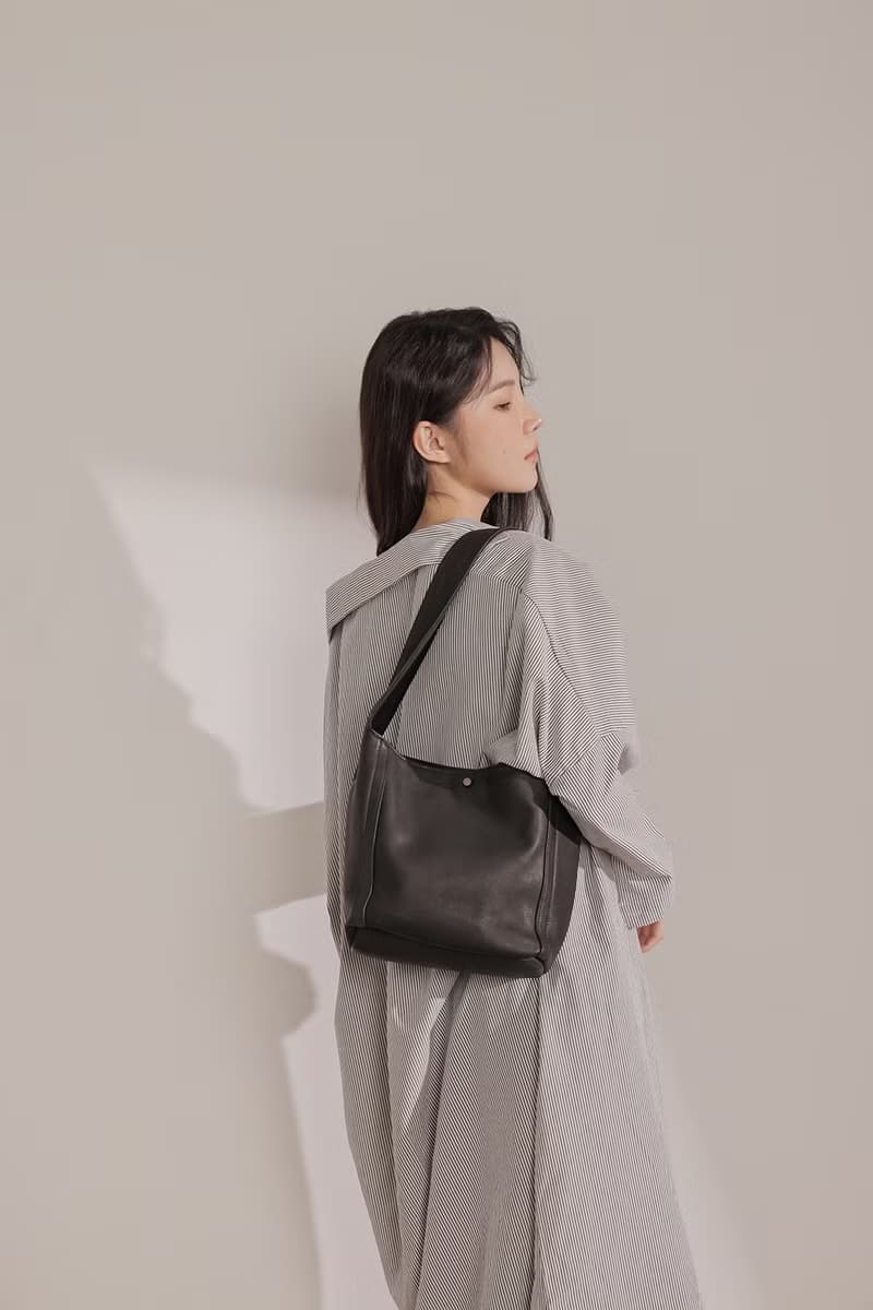 supportingrolestudio真皮極簡多分層四方盒型手提 黑