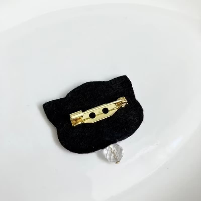 猫刺繍ブローチ　CAT Embroidery Brooch