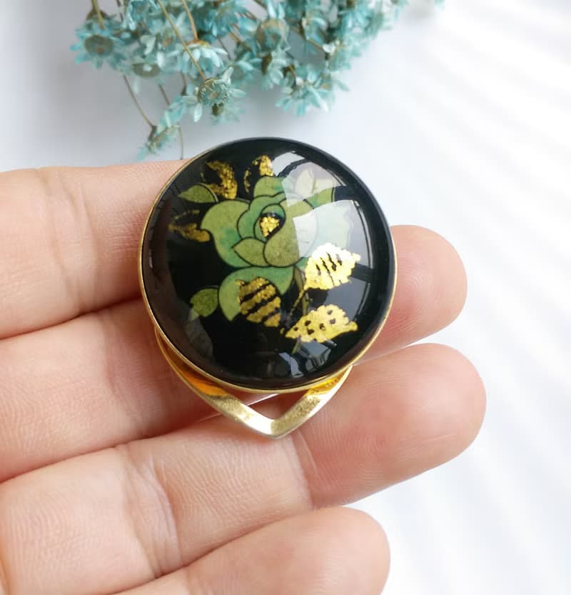 【西洋古董飾品】黑底 小巧 綠玫瑰 圍巾夾 絲巾扣 絲巾夾