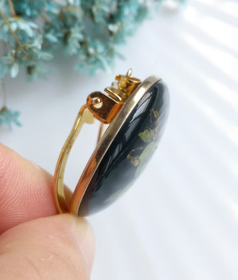 【西洋古董飾品】黑底 小巧 綠玫瑰 圍巾夾 絲巾扣 絲巾夾